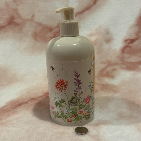 Busy Bees Scented Thyme & Vegan Honey Hand Wash NWT in pretty floral 16.9oz pmp - Picture 6 of 16